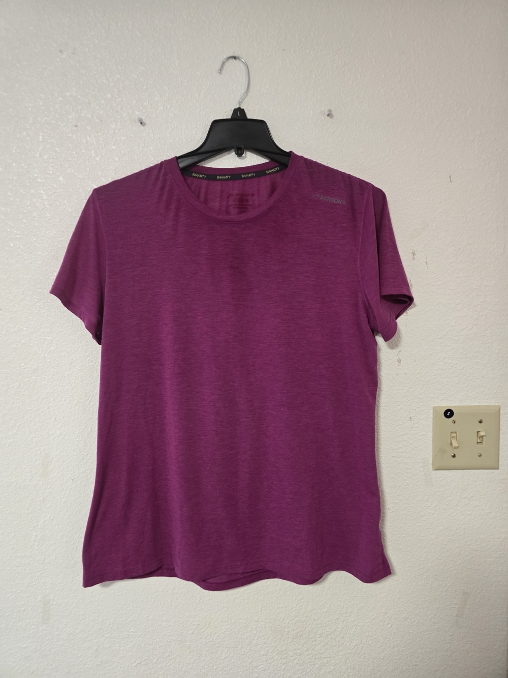 Brooks Women's Short Sleeve Tee - Plum